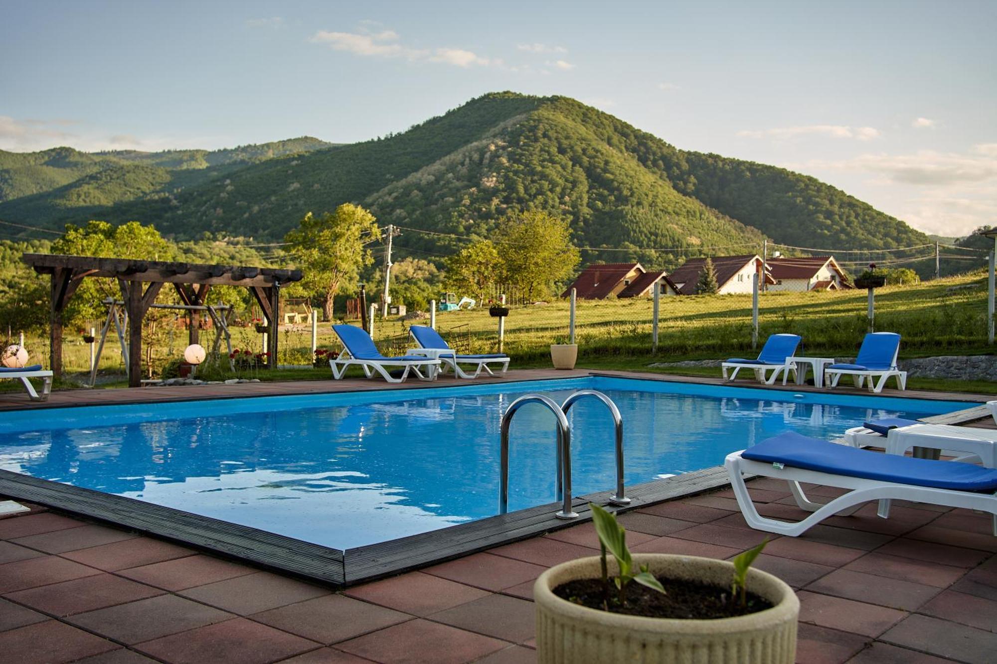 Balada Dintre Dealuri - Casa Soarelui Si Casa Lunii *