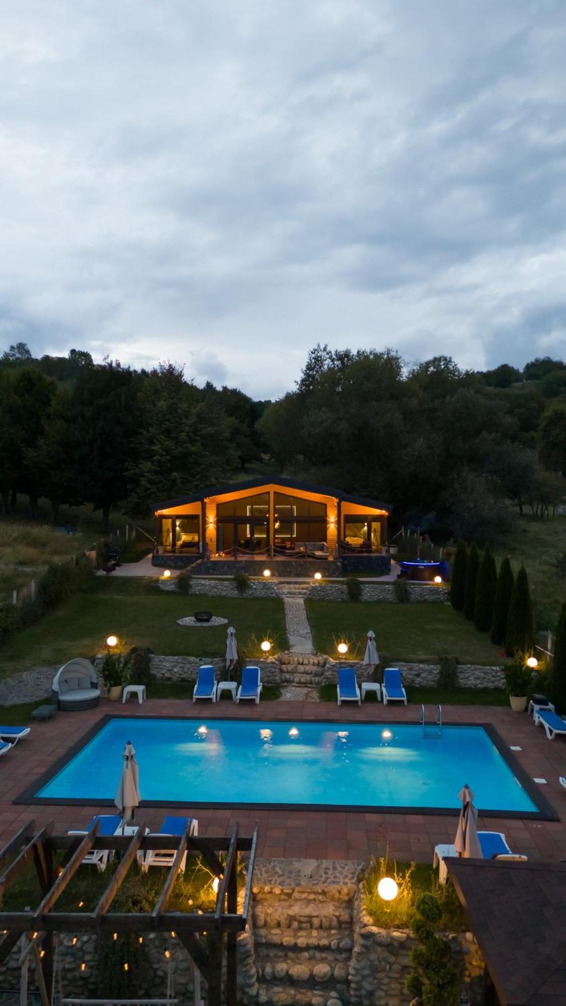 Balada Dintre Dealuri - Casa Soarelui Si Casa Lunii