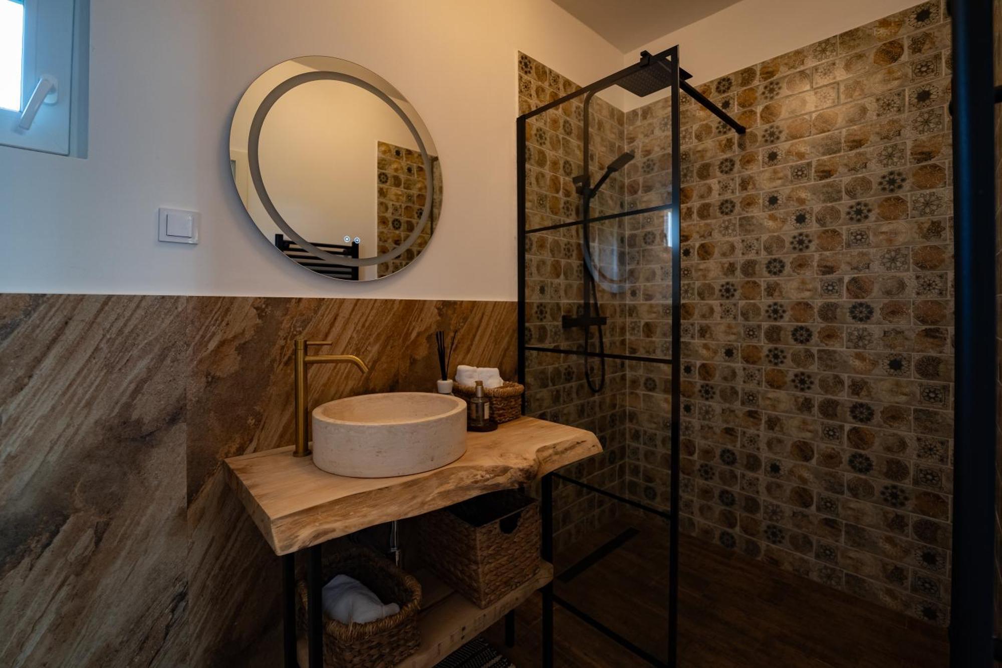 Balada Dintre Dealuri - Casa Soarelui Si Casa Lunii Cisnădioara