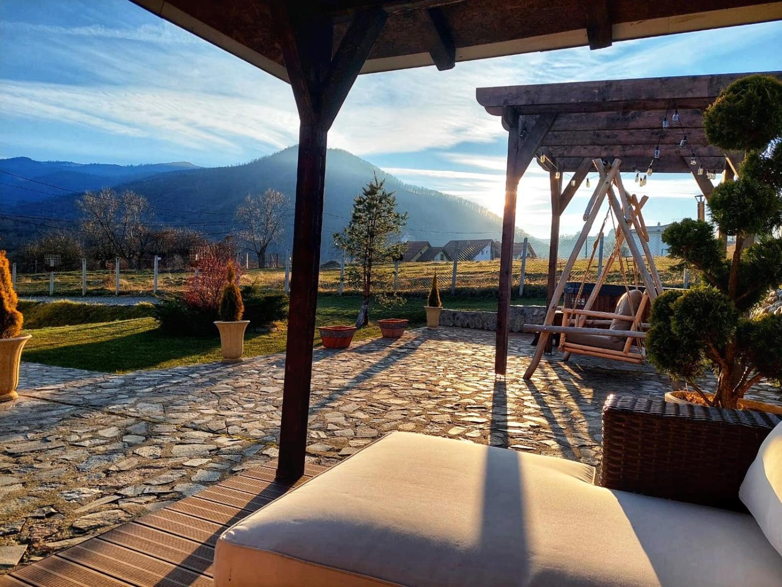 Balada Dintre Dealuri - Casa Soarelui Si Casa Lunii Hébergement de vacances