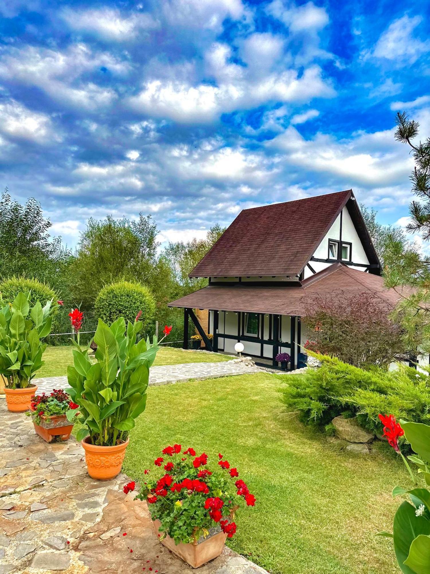 Balada Dintre Dealuri - Casa Soarelui Si Casa Lunii Cisnădioara