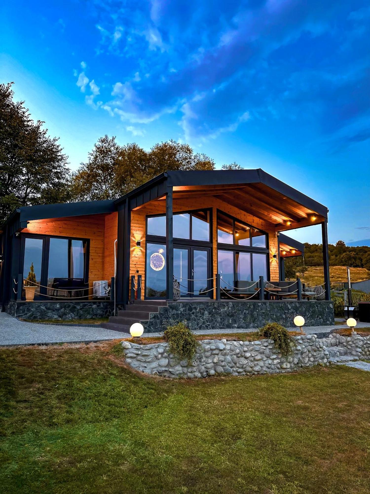 Balada Dintre Dealuri - Casa Soarelui Si Casa Lunii Hébergement de vacances