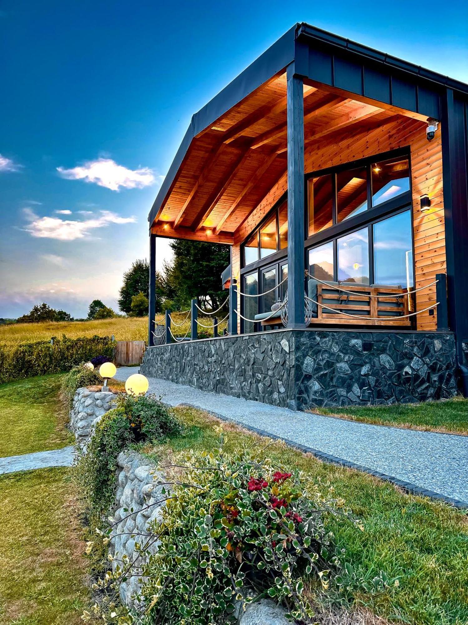 Balada Dintre Dealuri - Casa Soarelui Si Casa Lunii Hébergement de vacances *