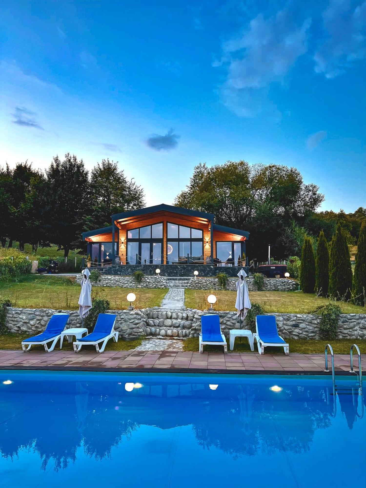 Hébergement de vacances Balada Dintre Dealuri - Casa Soarelui Si Casa Lunii *
